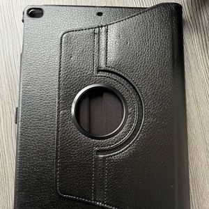 Fintie Rotating Case for iPad 6th / 5th Generation 2018 2017 Model, 9.7 in/black